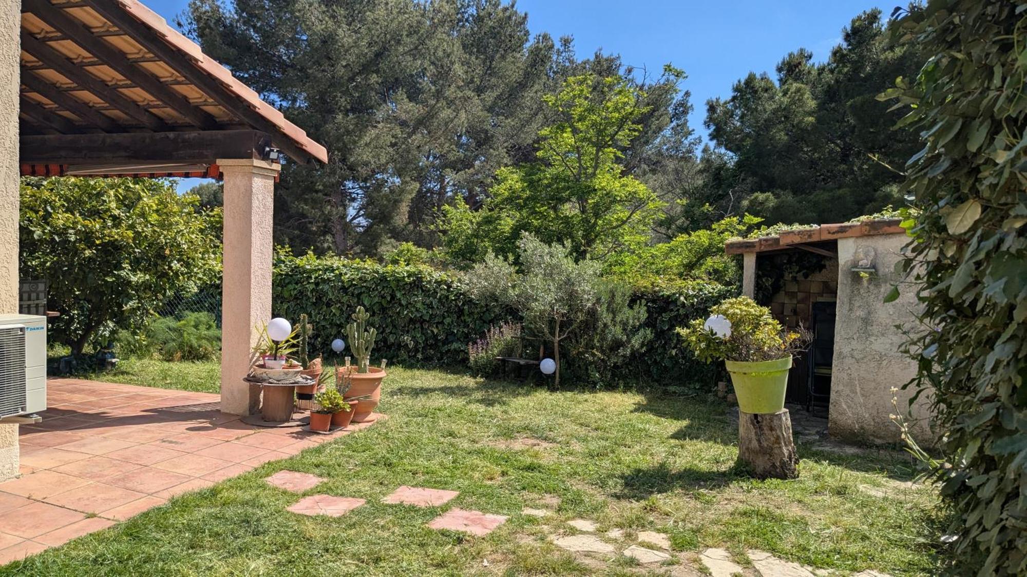 Maisonnette Kalis Calme Avec Climatisation Parking Jardin Cadre Campagne Plages A Pieds Bandol Exteriér fotografie